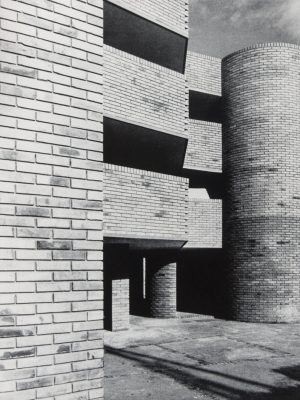 Mehrgeschossiger Wohnbau / Multi-Storey Housing